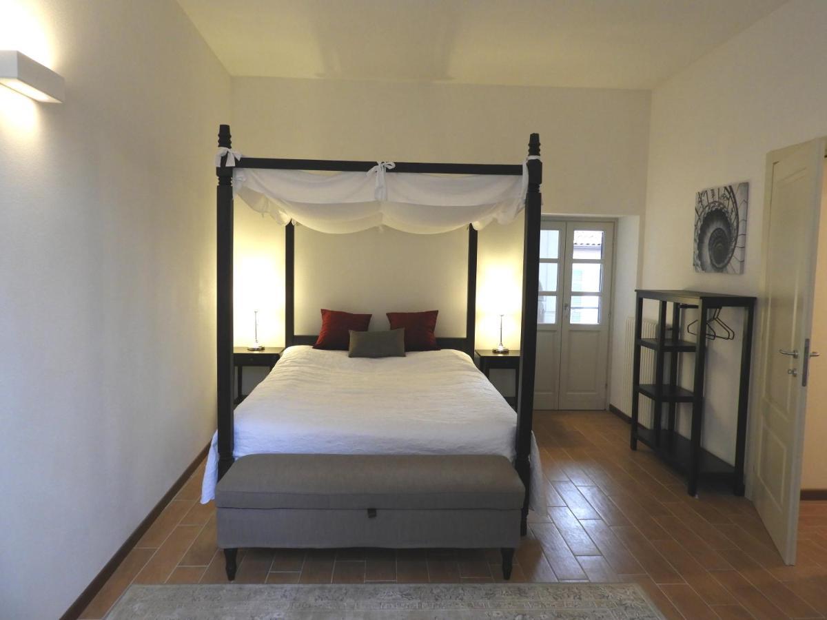 Villa Maghetti - Modernized Flat In Historic Palazzo In The Center Of Luino Εξωτερικό φωτογραφία