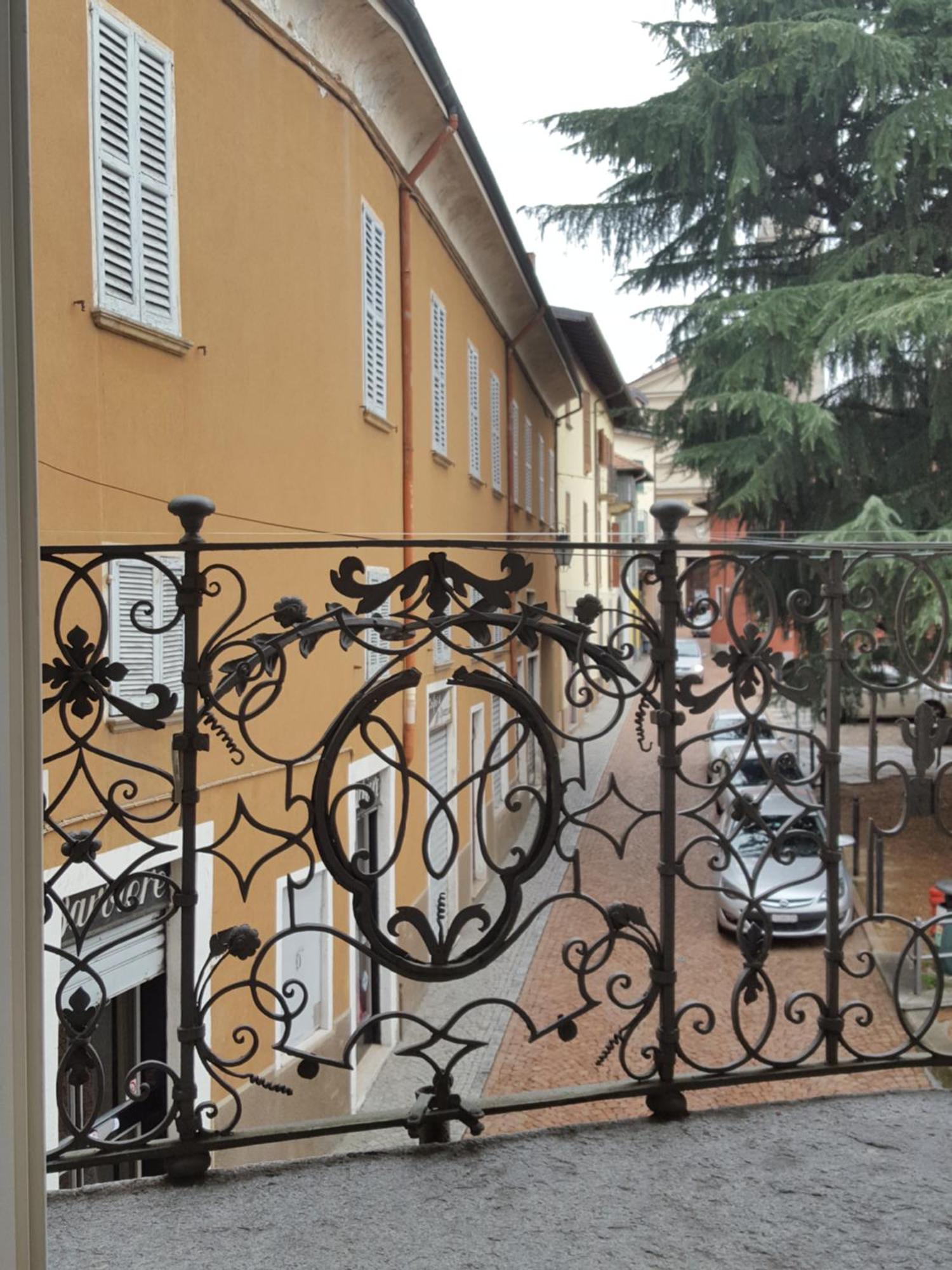 Villa Maghetti - Modernized Flat In Historic Palazzo In The Center Of Luino Εξωτερικό φωτογραφία