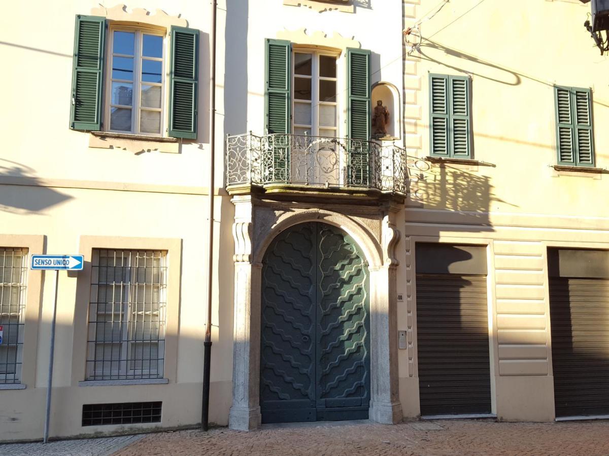 Villa Maghetti - Modernized Flat In Historic Palazzo In The Center Of Luino Εξωτερικό φωτογραφία
