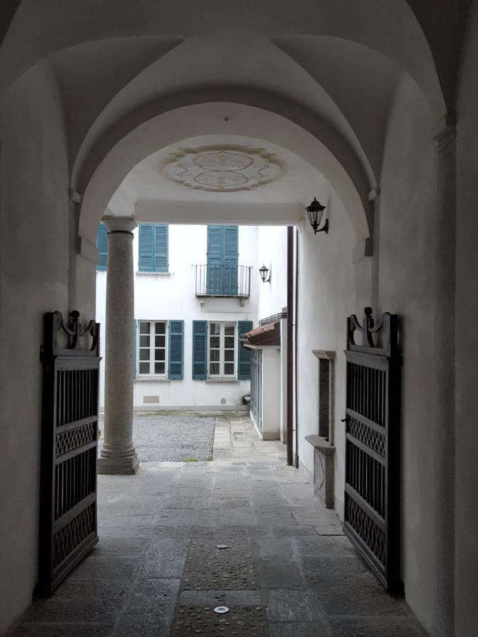 Villa Maghetti - Modernized Flat In Historic Palazzo In The Center Of Luino Εξωτερικό φωτογραφία