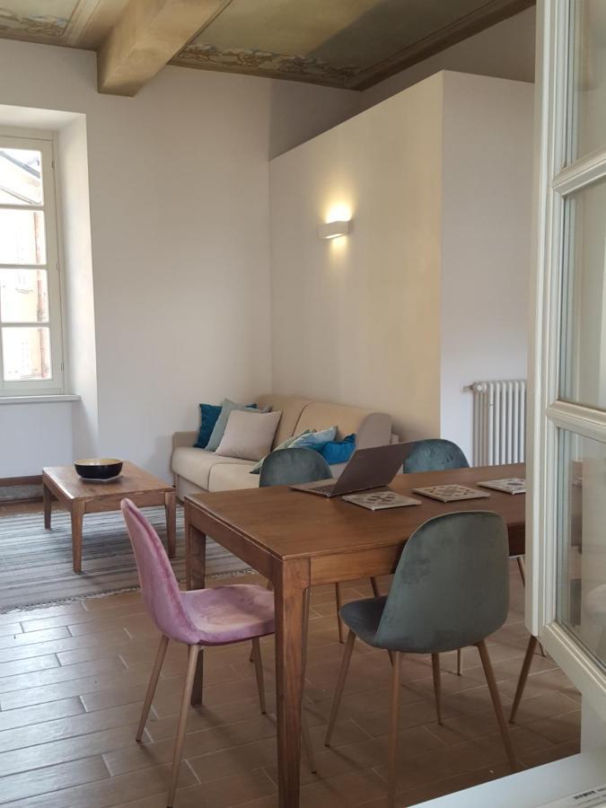 Villa Maghetti - Modernized Flat In Historic Palazzo In The Center Of Luino Εξωτερικό φωτογραφία
