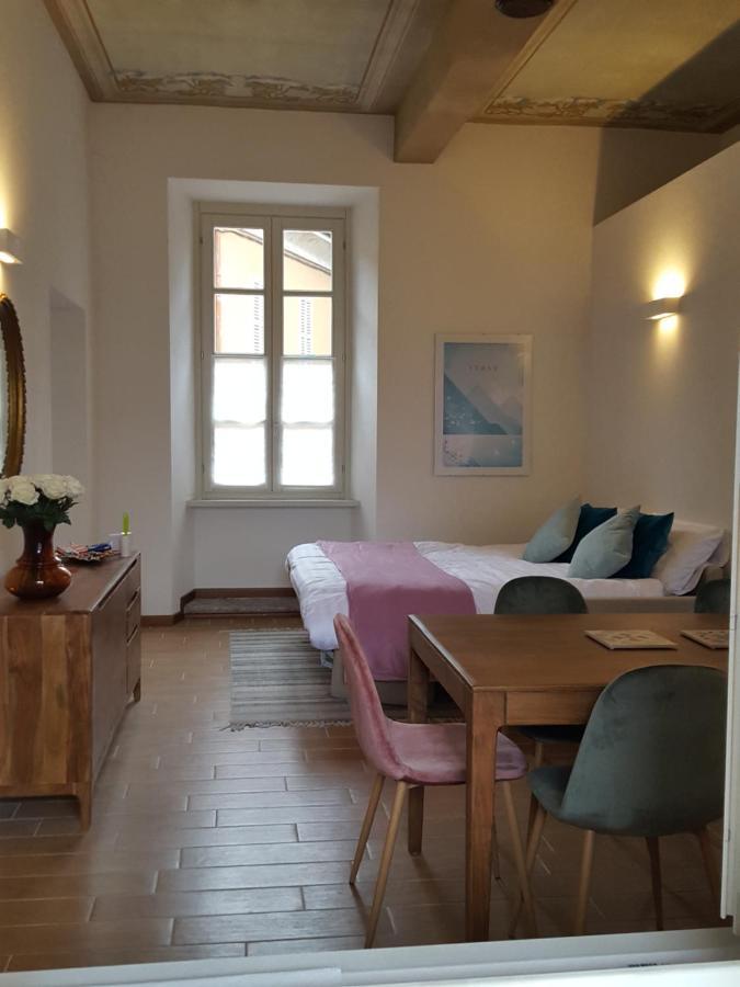 Villa Maghetti - Modernized Flat In Historic Palazzo In The Center Of Luino Εξωτερικό φωτογραφία