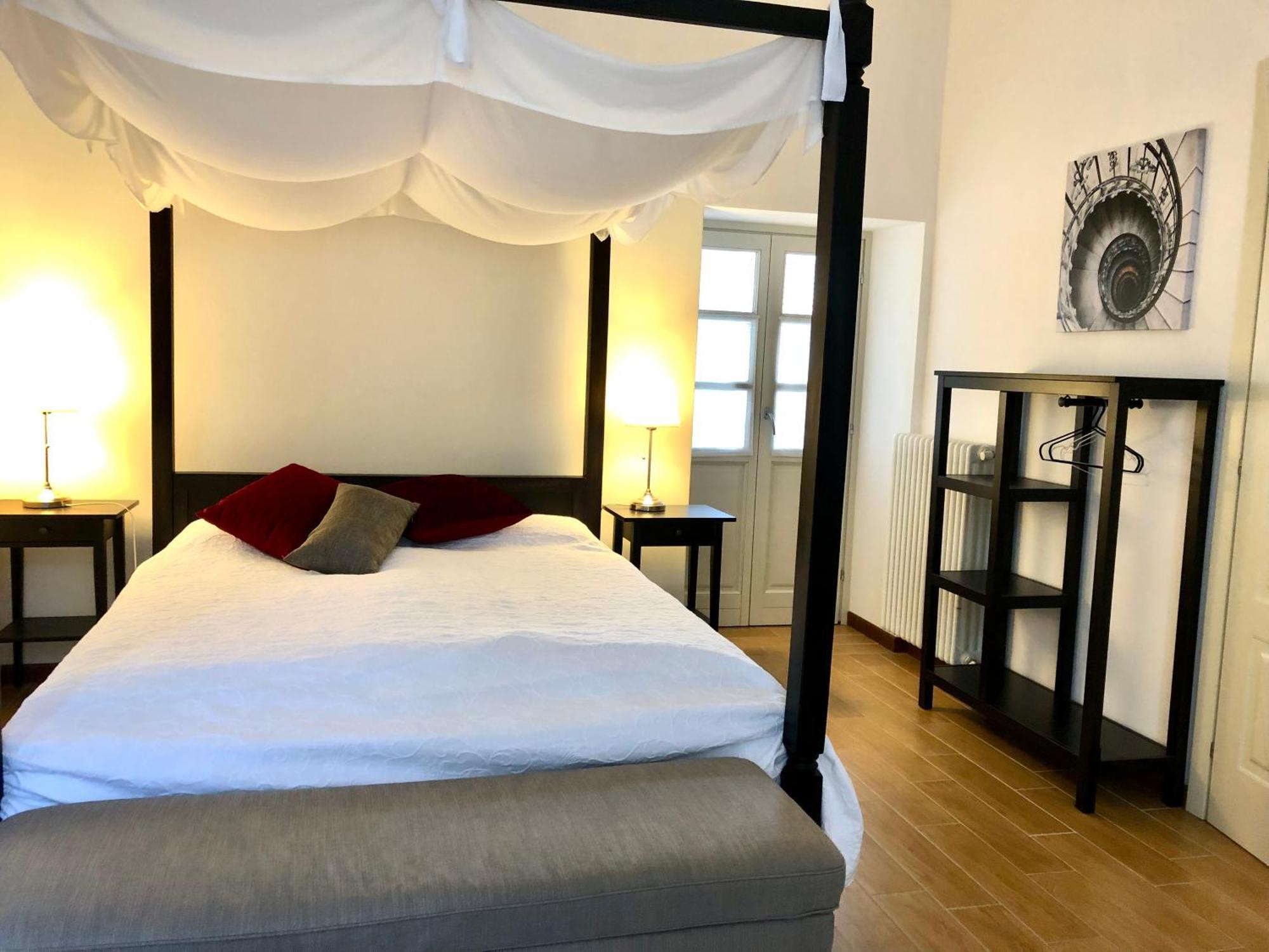 Villa Maghetti - Modernized Flat In Historic Palazzo In The Center Of Luino Εξωτερικό φωτογραφία